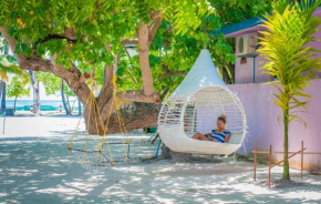 Гостиница Jail Break Surf Inn  Himmafushi
